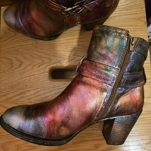 HANDCRAFTED Upcycled Leather Boots HANDPAINTED Size 9M Ankle Bootie Wearable Art - Picture 10 of 16